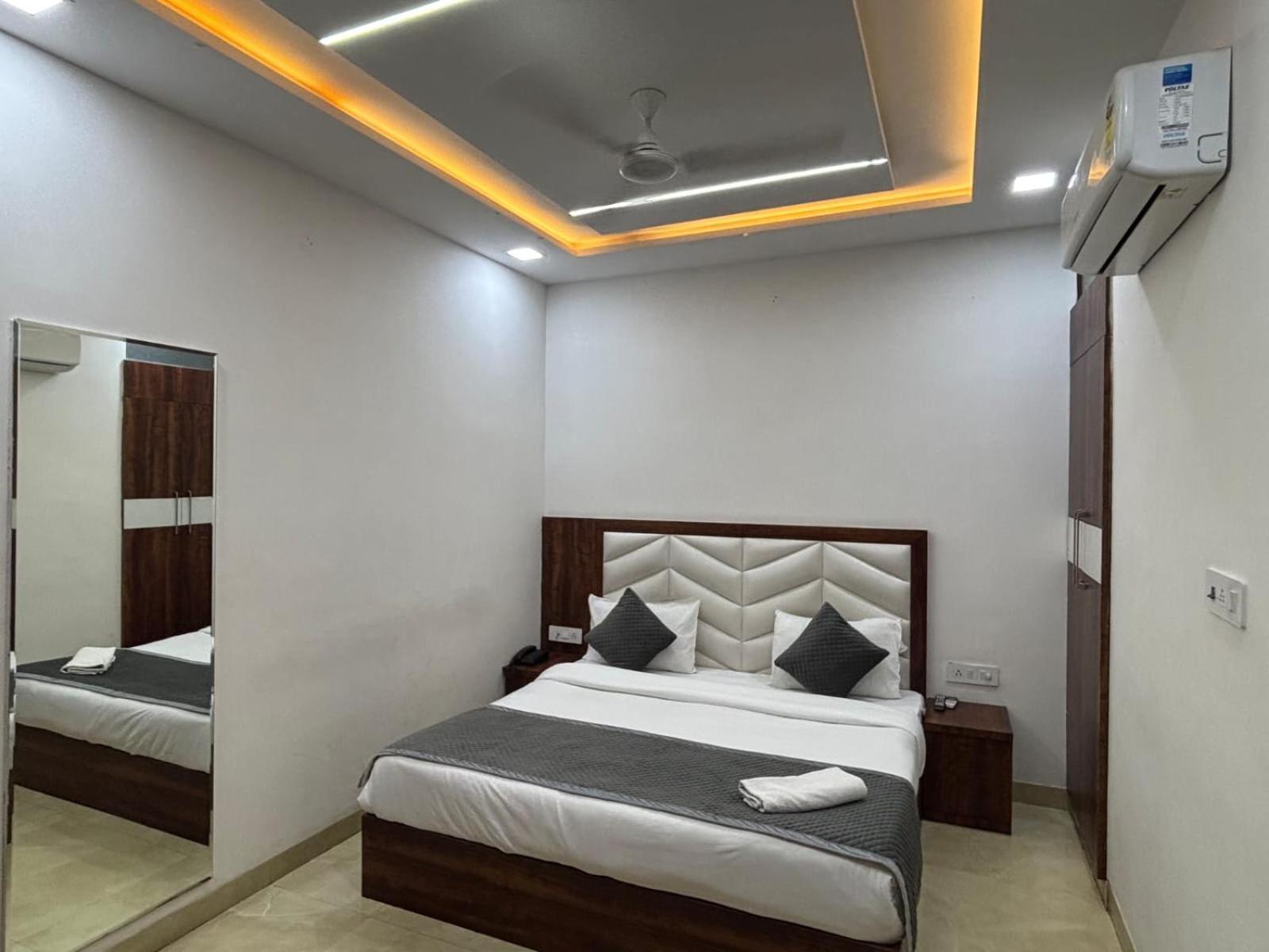 Hotel Ganga Palace - Agra Agra  Eksteriør bilde