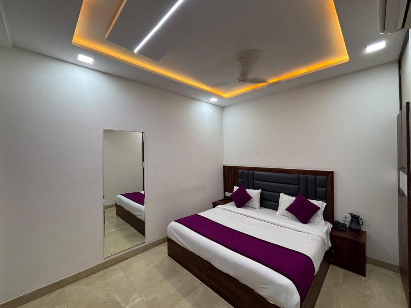 Hotel Ganga Palace - Agra Agra  Eksteriør bilde